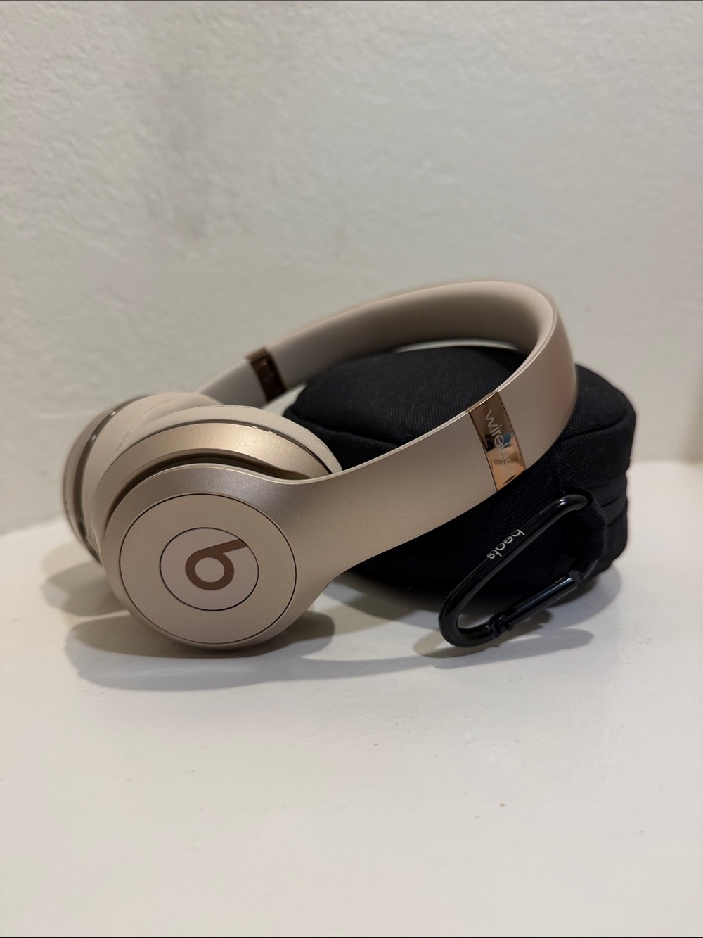 Beats Solo3 Wireless Headphones in Champagne Gold